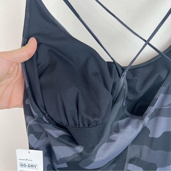 Old Navy Active Camo Print Athletic Tank Top Camouflage Work Out Sports Bra XL - Picture 10 of 13